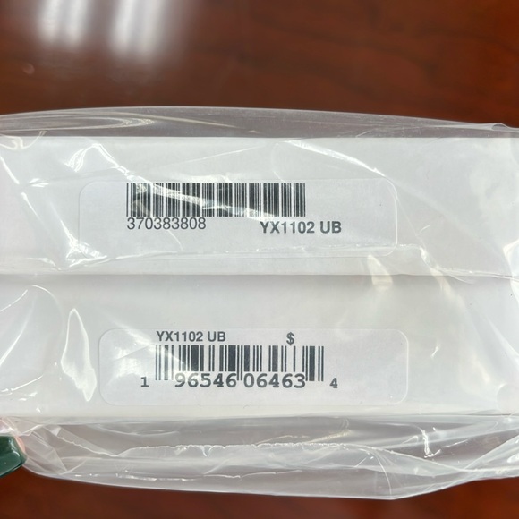 Dooney & Bourke Plum Wine Tmoro Denison ZA Phone Wristlet Croc NWT in box - Picture 6 of 6